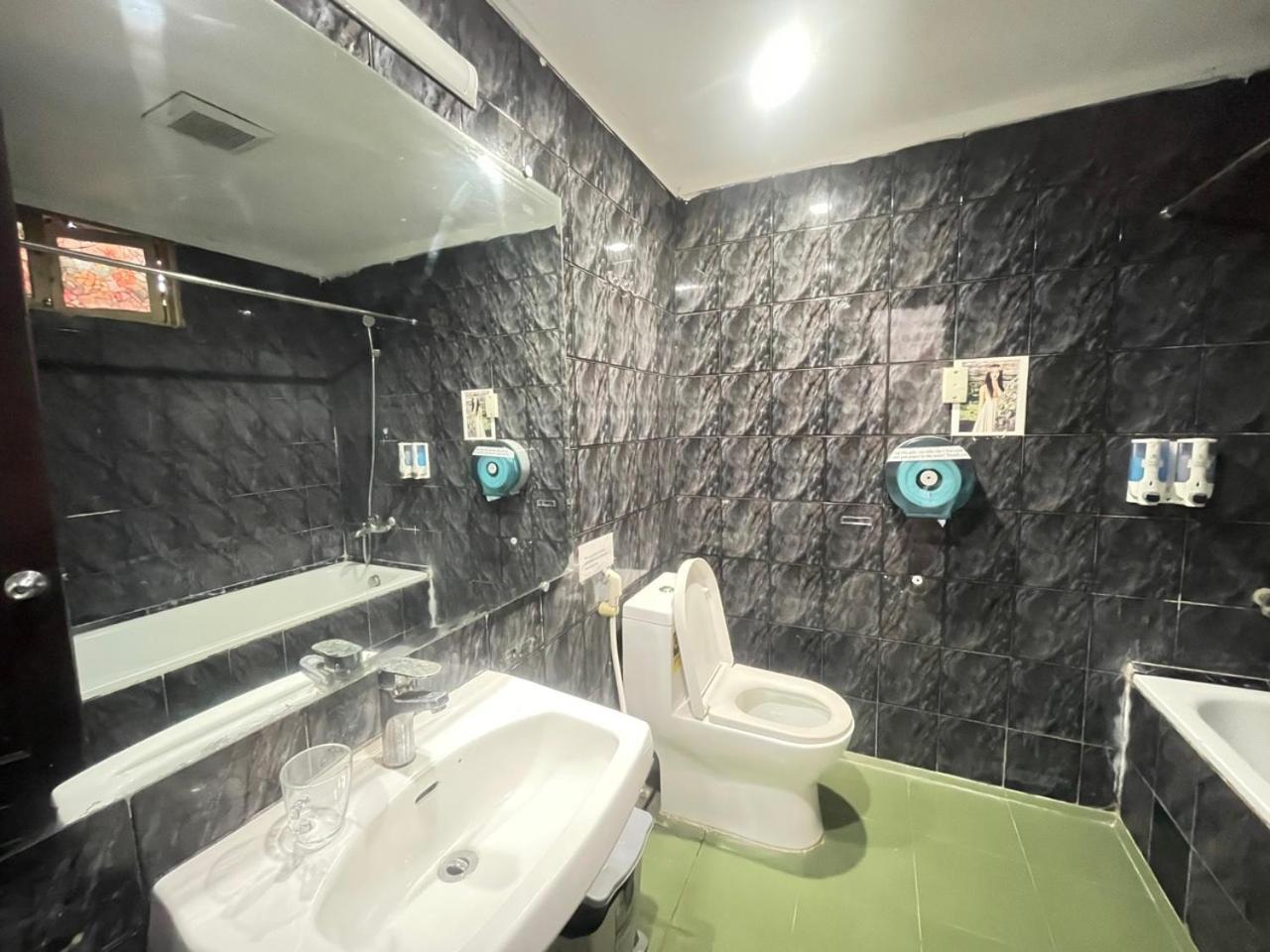 Il Divo Hostel & Spa Ханой Екстериор снимка